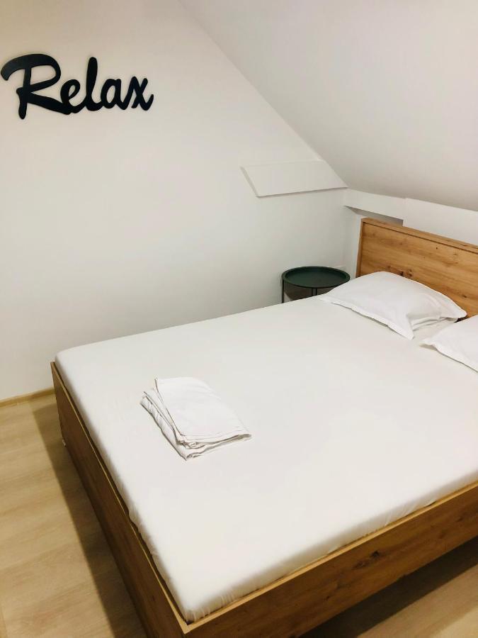 טימישוארה Ultra-Central Modern And Big Apartments In Union Square U41-U44 מראה חיצוני תמונה